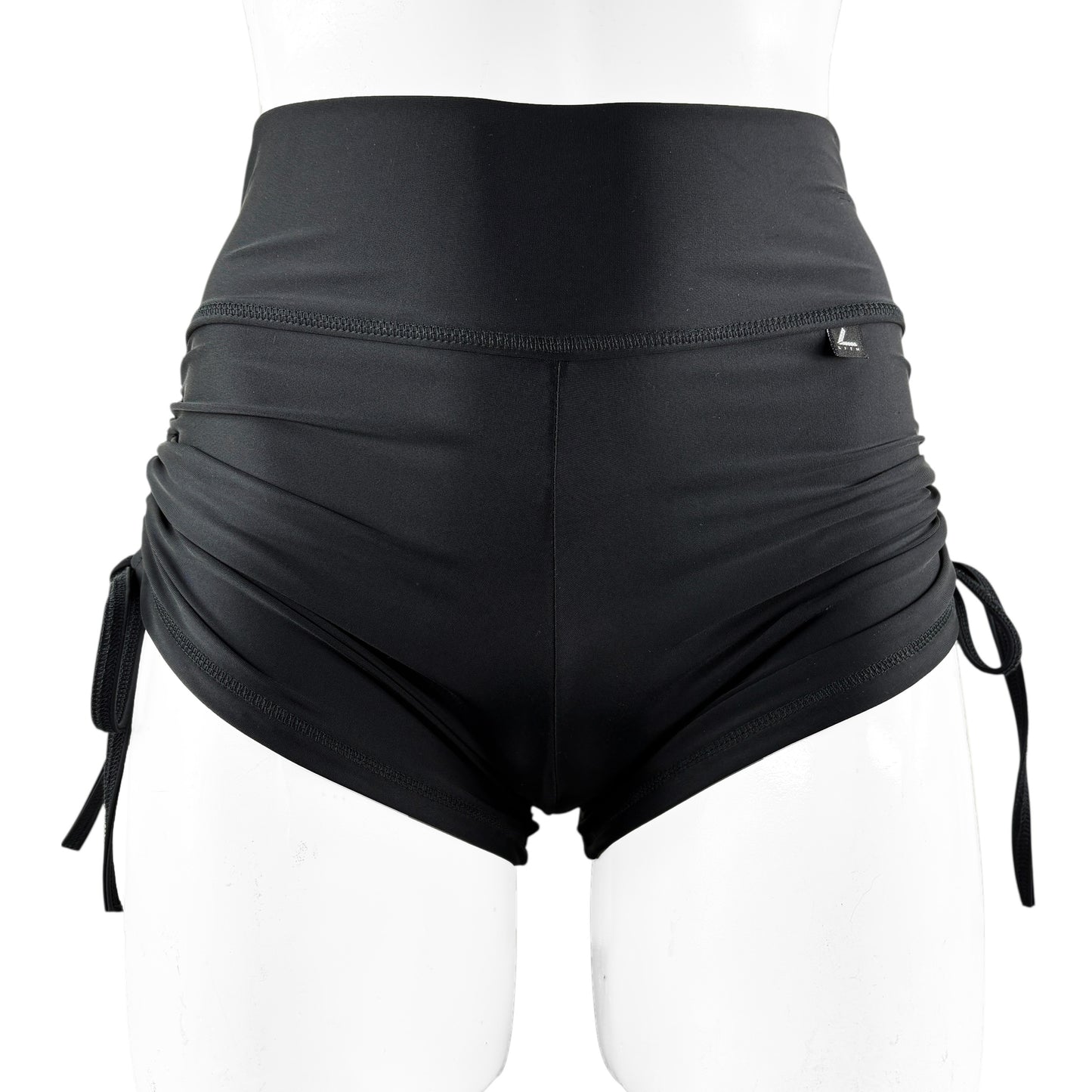 SHORT JARETA "BLACK MATTE"